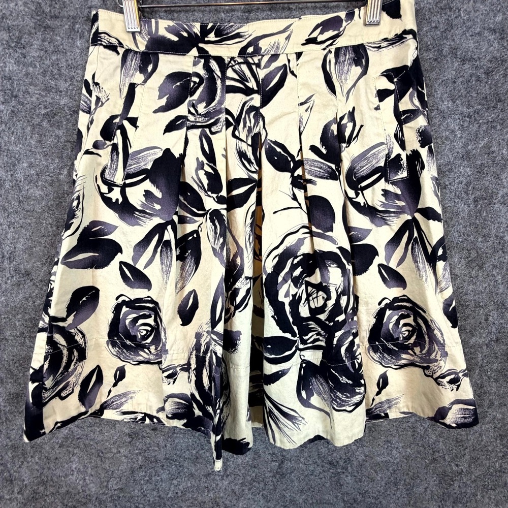 Cabi A-Line Skirt Womens 6 Cream Black Floral Artsy Pleated Office Siren